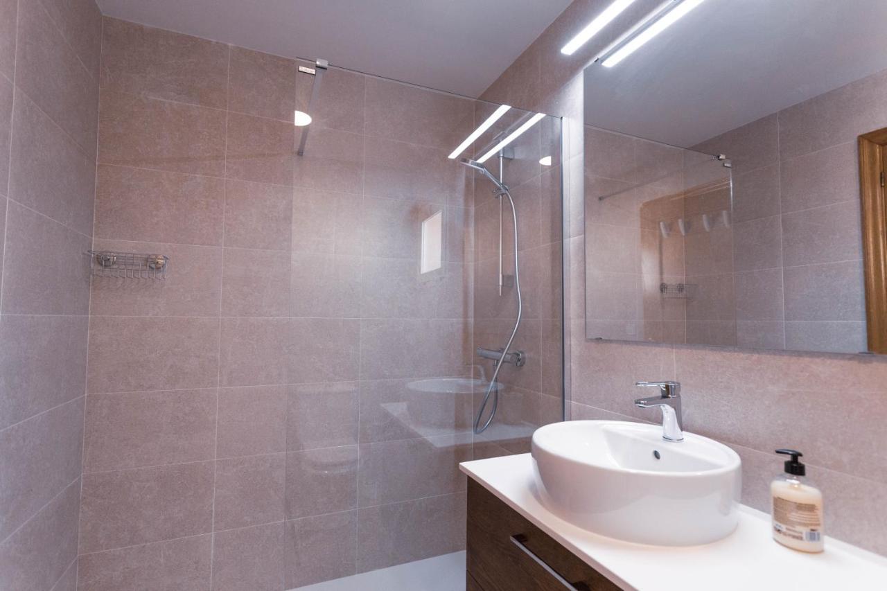 Casa Con Jardin-wifi Free Ferienhaus